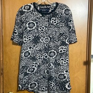 Womens tee size XL